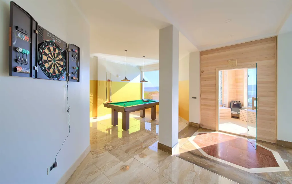 Harmony Retreat Villa with Heated Pool, Pinezići