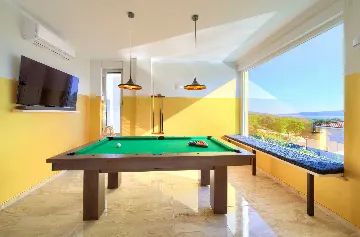 Harmony Retreat Villa with Heated Pool, Pinezići