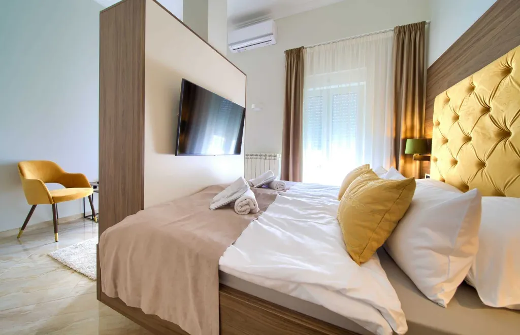 Harmony Retreat Villa with Heated Pool, Pinezići