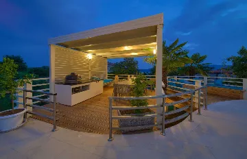 Harmony Retreat Villa with Heated Pool, Pinezići