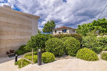 Harmony Retreat Villa with Heated Pool, Pinezići