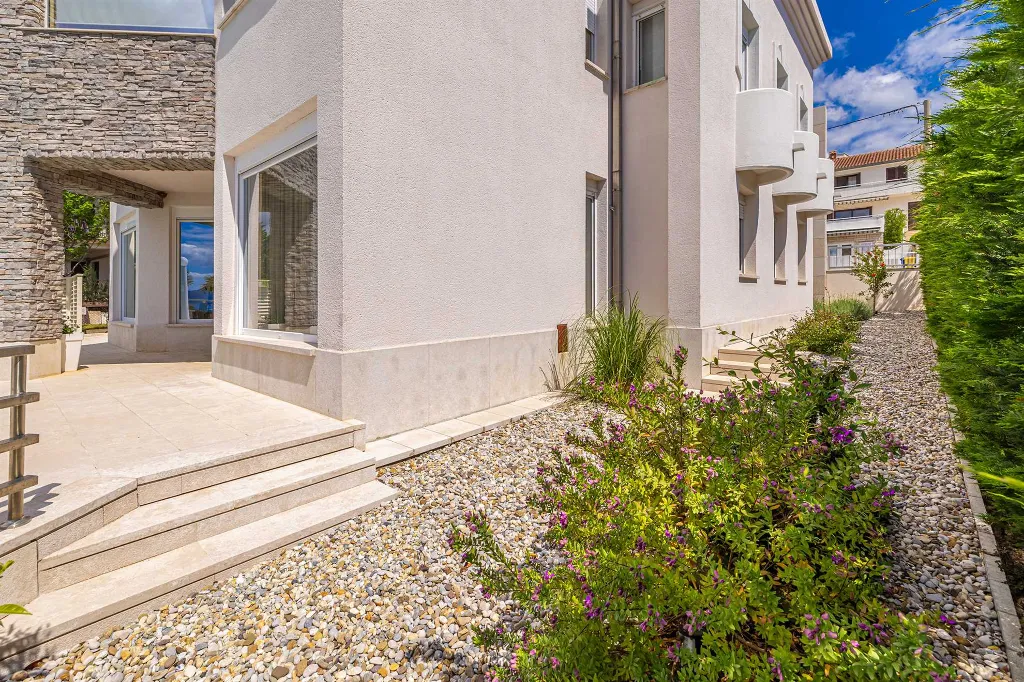 Harmony Retreat Villa with Heated Pool, Pinezići