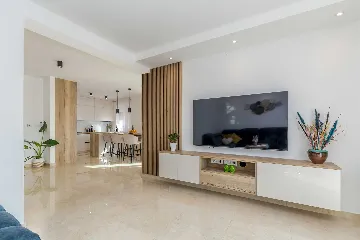 Holiday House with Pool in Pinezići