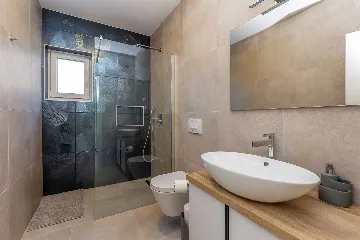 Holiday House with Pool in Pinezići