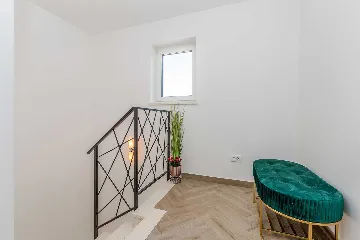 Holiday House with Pool in Pinezići