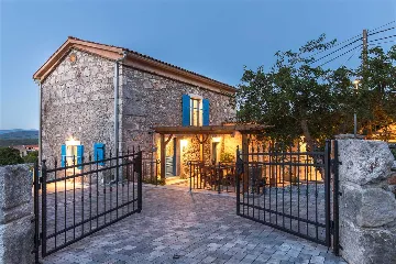 Two-Bedroom House with Pool in Vrh, Croatia