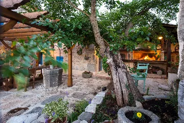 Two-Bedroom House with Pool in Vrh, Croatia