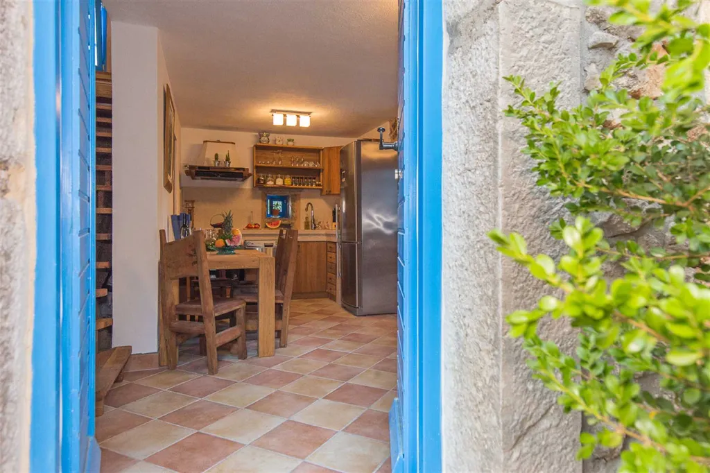 Two-Bedroom House with Pool in Vrh, Croatia