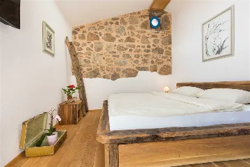 Two-Bedroom House with Pool in Vrh, Croatia