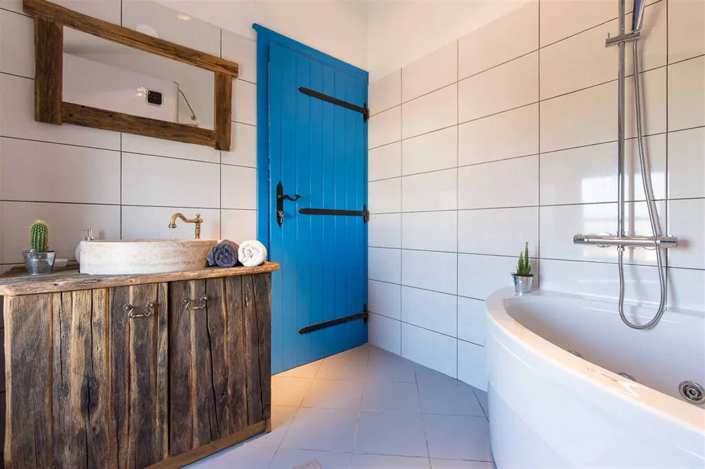 Two-Bedroom House with Pool in Vrh, Croatia