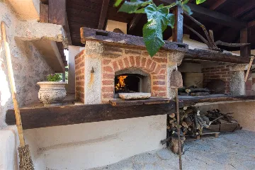 Two-Bedroom House with Pool in Vrh, Croatia