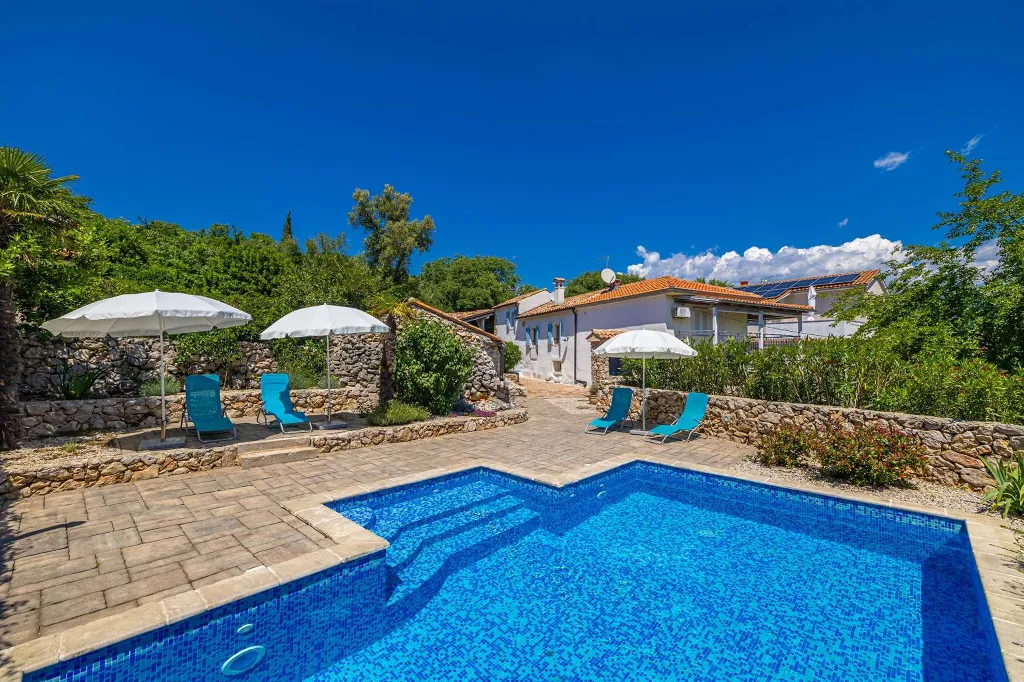 Sea-View Villa in Čižići for 6 Guests