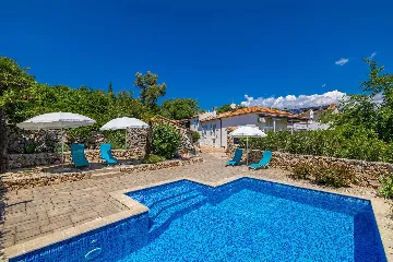 Sea-View Villa in Čižići for 6 Guests