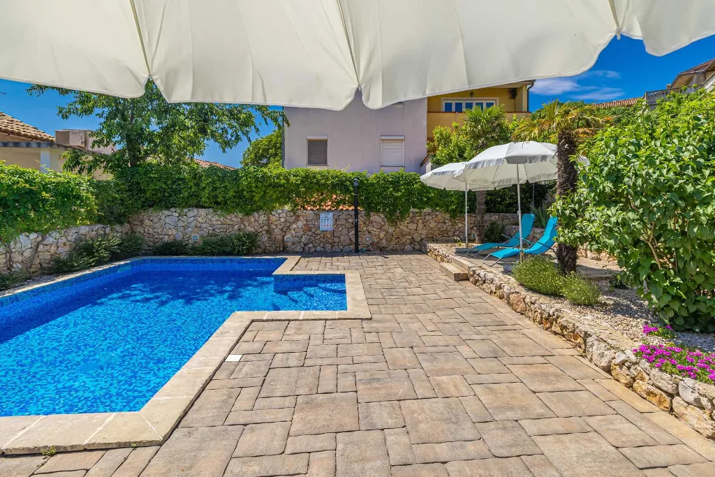 Sea-View Villa in Čižići for 6 Guests