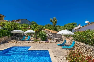 Sea-View Villa in Čižići for 6 Guests