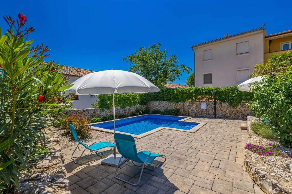 Sea-View Villa in Čižići for 6 Guests