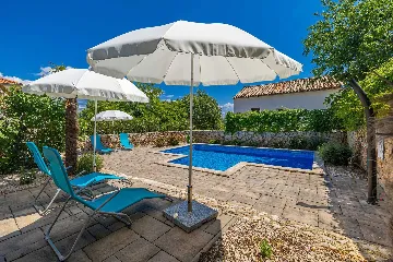 Sea-View Villa in Čižići for 6 Guests