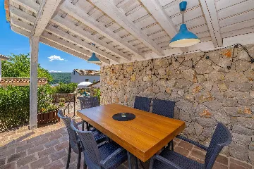 Sea-View Villa in Čižići for 6 Guests