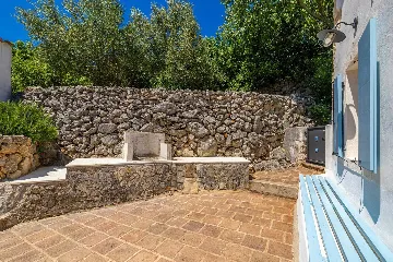 Sea-View Villa in Čižići for 6 Guests