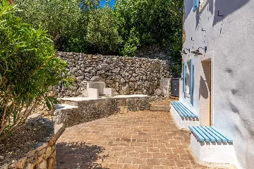 Sea-View Villa in Čižići for 6 Guests