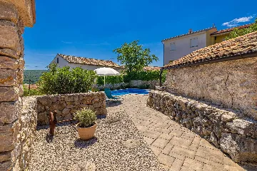 Sea-View Villa in Čižići for 6 Guests