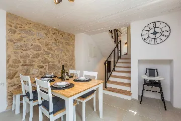 Sea-View Villa in Čižići for 6 Guests