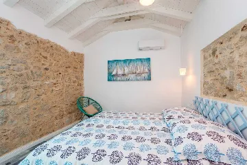 Sea-View Villa in Čižići for 6 Guests