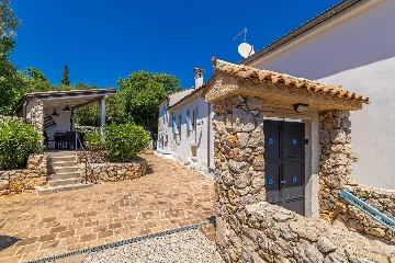 Sea-View Villa in Čižići for 6 Guests