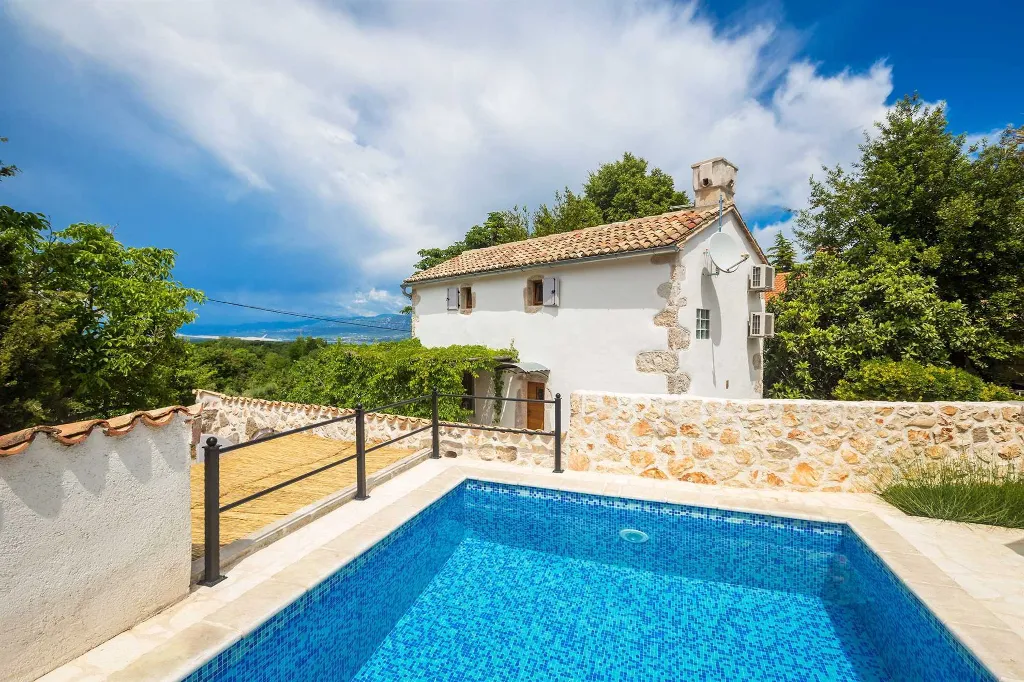 Dobrinj 3-Bedroom House for Up to 7 with Pool