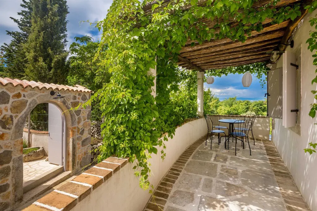 Dobrinj 3-Bedroom House for Up to 7 with Pool