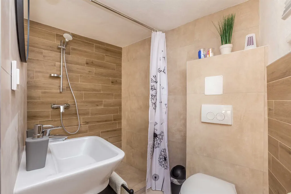 Dobrinj 3-Bedroom House for Up to 7 with Pool