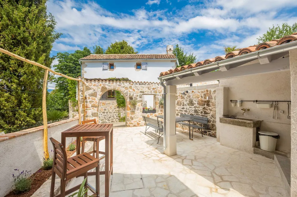 Dobrinj 3-Bedroom House for Up to 7 with Pool