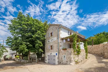 Dobrinj 3-Bedroom House for Up to 7 with Pool