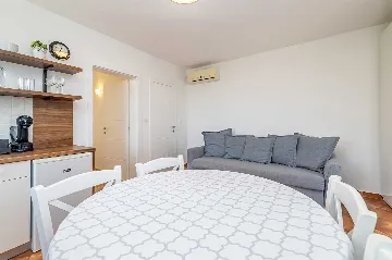 One-Bedroom Apartment in Linardići with Heated Pool