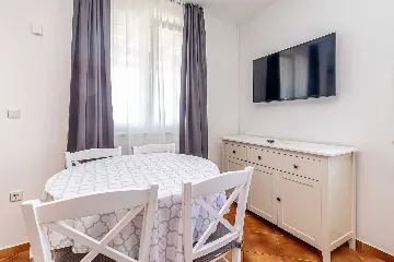 One-Bedroom Apartment in Linardići with Heated Pool