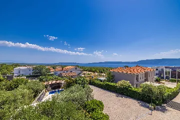 Studio Apartment with Heated Pool in Linardići