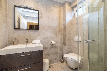 2-Bedroom Apartment with Heated Pool in Linardići