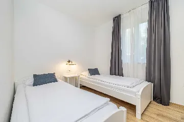 2-Bedroom Apartment with Heated Pool in Linardići