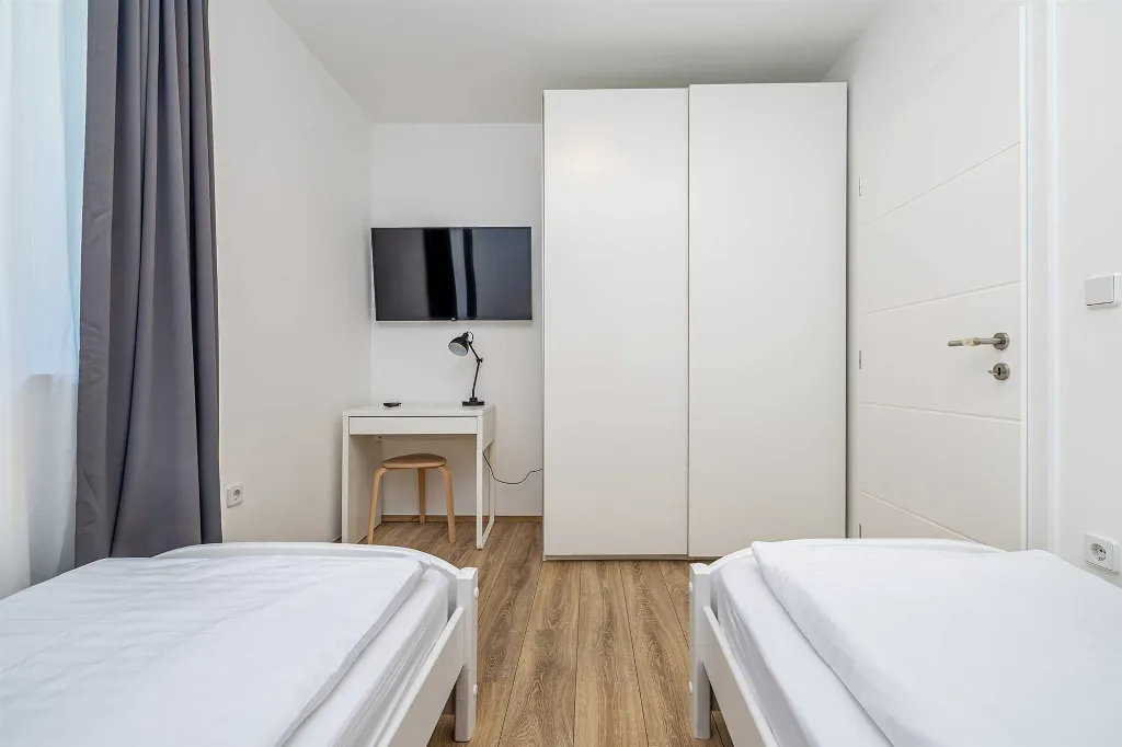 2-Bedroom Apartment with Heated Pool in Linardići