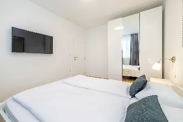 Apartment in Linardići with Heated Pool (Sleeps 4)