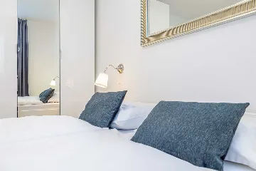 Apartment in Linardići with Heated Pool (Sleeps 4)