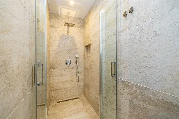 Apartment in Linardići with Heated Pool (Sleeps 4)