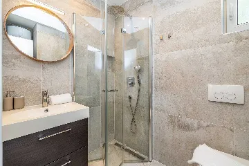 Linardići Studio Apartment with Heated Pool