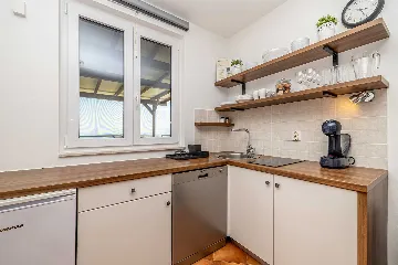 2-Bedroom Apartment in Linardići with Heated Pool