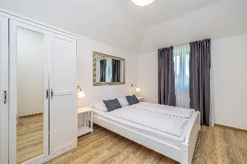 2-Bedroom Apartment in Linardići with Heated Pool