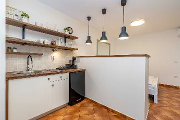Studio Apartment in Linardići for 2-4 Guests