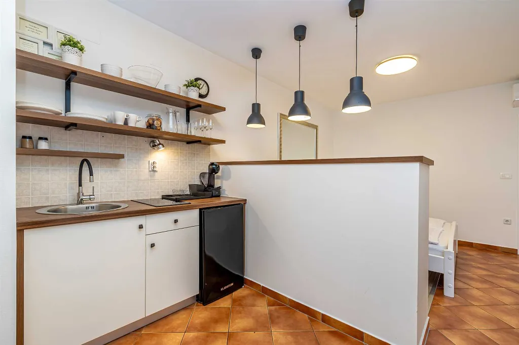 Studio Apartment in Linardići for 2-4 Guests