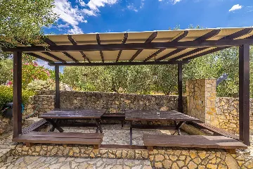 Studio Apartment in Linardići for 2-4 Guests