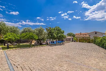 Studio Apartment in Linardići for 2-4 Guests