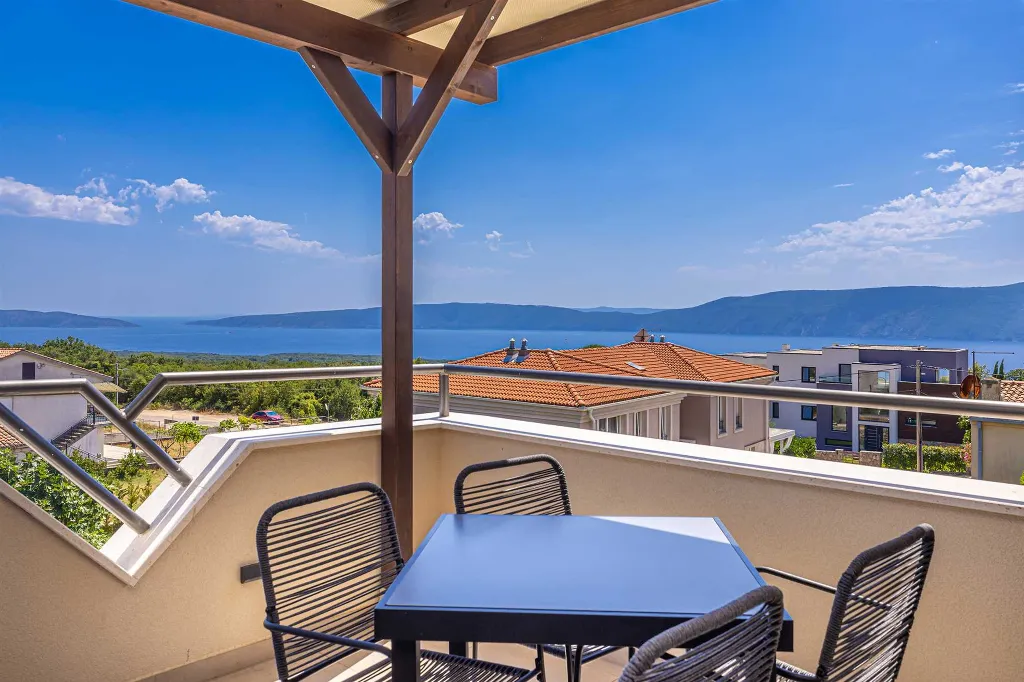 Linardići 2-Bedroom Apartment with Heated Pool